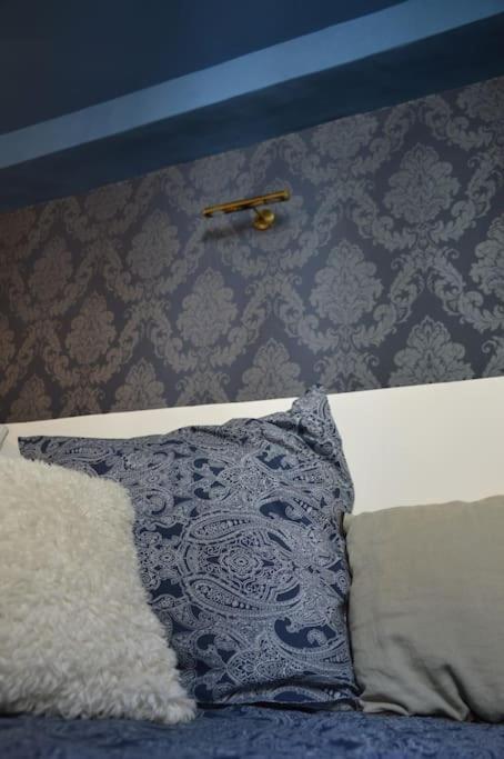La Loge Familiale: 110M2, Place Rose Goudard, Ac LʼIsle-sur-la-Sorgue Extérieur photo