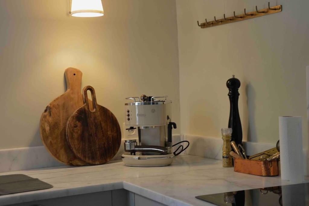 La Loge Familiale: 110M2, Place Rose Goudard, Ac LʼIsle-sur-la-Sorgue Extérieur photo