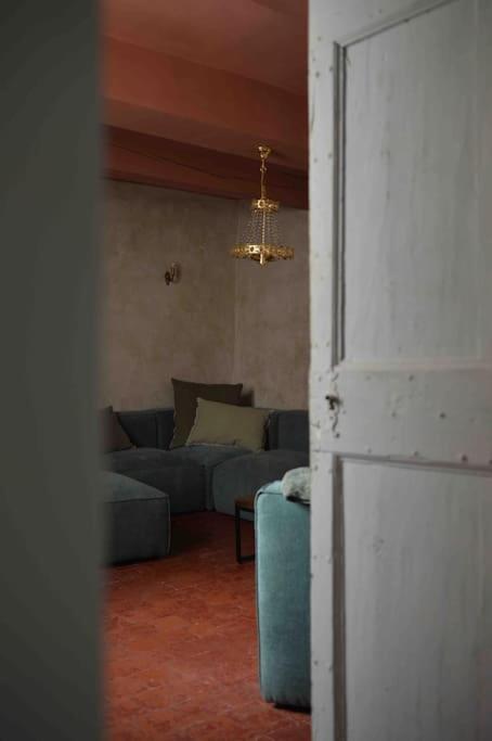 La Loge Familiale: 110M2, Place Rose Goudard, Ac LʼIsle-sur-la-Sorgue Extérieur photo