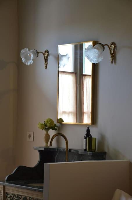 La Loge Familiale: 110M2, Place Rose Goudard, Ac LʼIsle-sur-la-Sorgue Extérieur photo