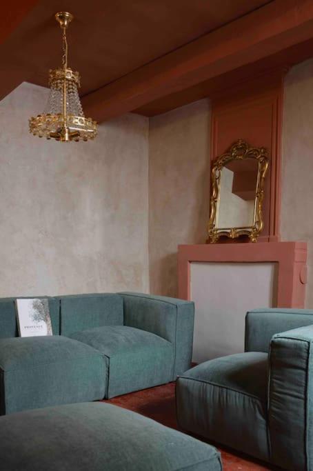 La Loge Familiale: 110M2, Place Rose Goudard, Ac LʼIsle-sur-la-Sorgue Extérieur photo