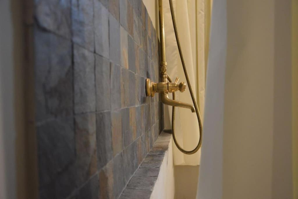 La Loge Familiale: 110M2, Place Rose Goudard, Ac LʼIsle-sur-la-Sorgue Extérieur photo